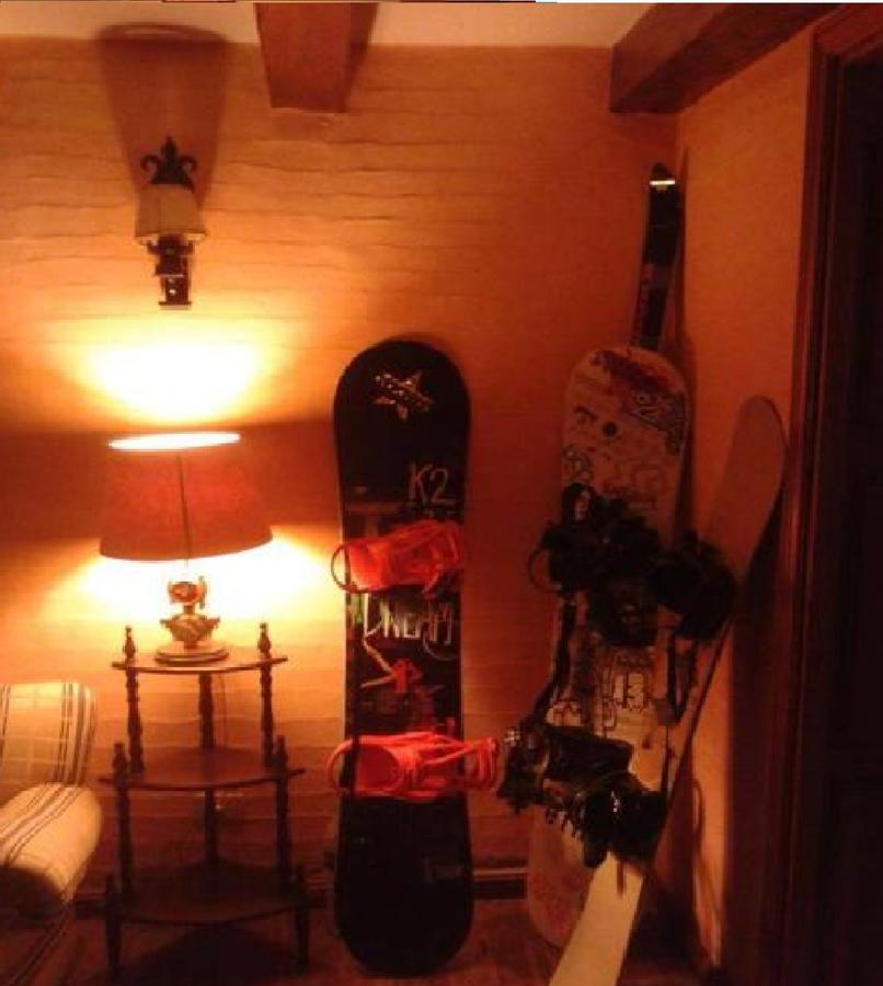 Universal Traveller'S Hostel Сан-Карлос-де-Барілоче Екстер'єр фото