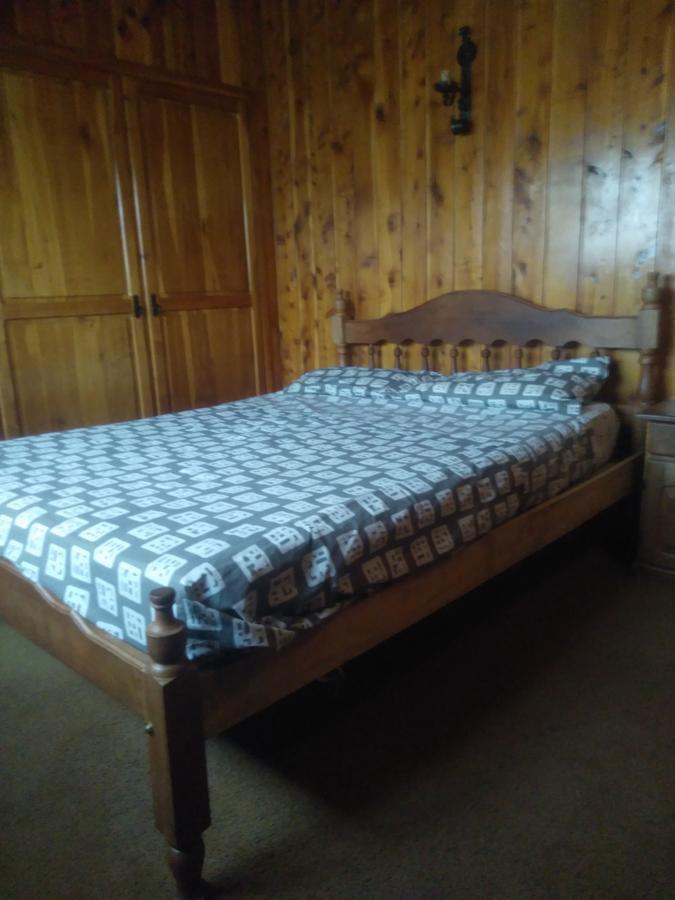 Universal Traveller'S Hostel Сан-Карлос-де-Барілоче Екстер'єр фото