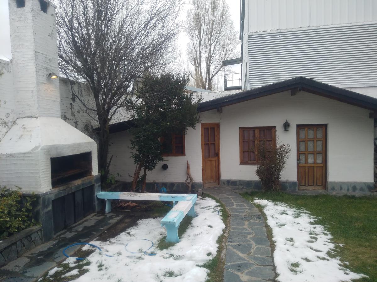 Universal Traveller'S Hostel Сан-Карлос-де-Барілоче Екстер'єр фото