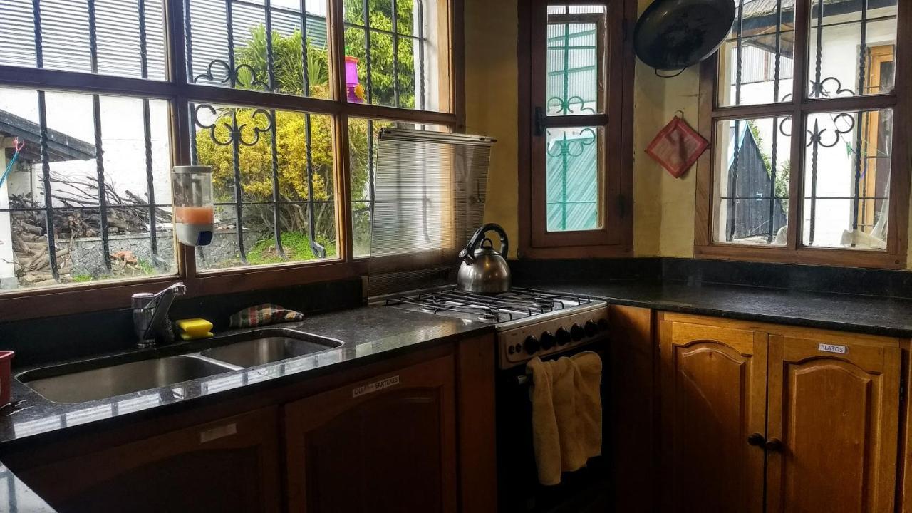 Universal Traveller'S Hostel Сан-Карлос-де-Барілоче Екстер'єр фото